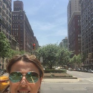 Meet your Posher, Laura